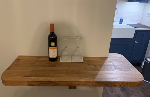 Witney Apartment | Cotswolds Bibury Oxford Blenheim Jeremy Clarkson Caswell