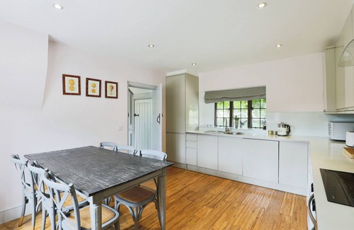 Broadway Cottage | Cotswolds Thatch Cottage, located in Broadway, Cotswolds England.