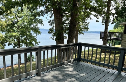 Almo Cabin | Cottage 2 · Lakefront Cottage on Kentucky Lake - Sleeps 6 - Pet Friendly!