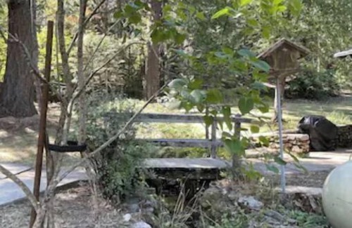 Quincy House | Cottage at the bottom of the mountain