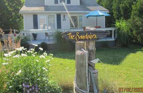 Grand Bend House | COTTAGE AVAILABLE FOR RENT IN THE VILLAGE OF GRAND BEND