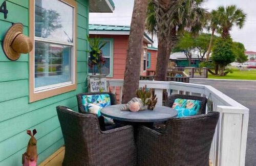 Fulton House | Cottage by the Bay