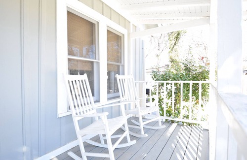 Kerrville Cottage | Cottage by the River ~ Sunrise Suite