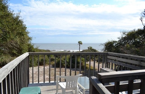 Jekyll Island House | COTTAGE BY THE SEA-Unit A 3 bedrooms, 2 bathrooms