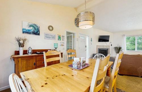 Lincoln City House | Cottage by the Sea