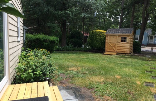 Cedarcroft Cottage | Cottage By The Shore - Summer Rental