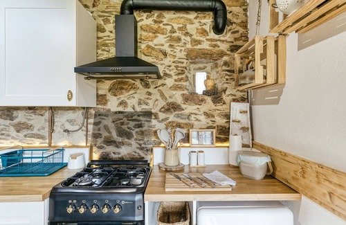 Susqueda Cottage | Cottage 'El Graner' with Mountain View, Private Garden and Wi-Fi