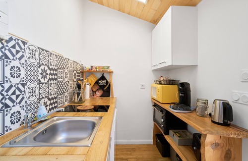Eyliac Cottage | Cottage 'À L'envol' with Private Terrace and Shared Garden