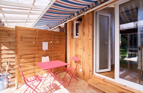 Eyliac Cottage | Cottage 'À L'envol' with Private Terrace and Shared Garden