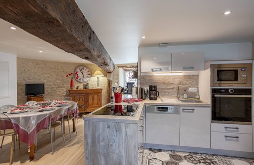 Jard-sur-Mer House | Cottage 'Gîte La Tourette' with Private Terrace, Private Garden and Wi-Fi