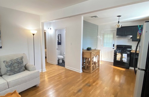 Chalmette House | Cottage home 20 mins from NOLA French Quartern