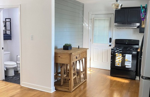 Chalmette House | Cottage home 20 mins from NOLA French Quartern