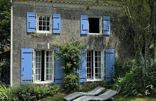 Lozay Cottage | Cottage In A Peaceful Location