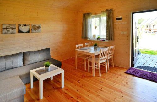 Jaroslawiec House | Cottage in Jaros awiec near Heated Pool