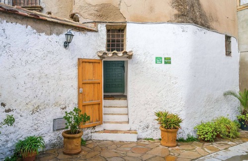 Pacs del Penedes Cottage | Cottage in Pacs near St. Marti Sarroca Castle