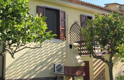 Noto Marina House | Cottage in the lemon grove on the sea