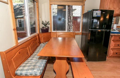Big Bear Lake House | Cottage in the Pines by Big Bear Cool Cabins