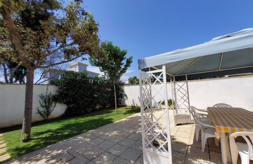 Torre Specchia Ruggeri Villa | COTTAGE WITHIN WALKING DISTANCE OF THE SANDY BEACH