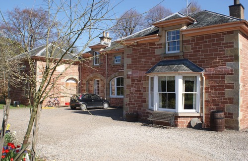 Melrose Cottage | Cottage Located In A Stunning South Facing Two Acre Private Garden Setting