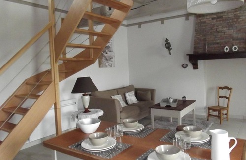Saint-Prouant House | cottage "straw of yesteryear" 4 to 5 people near the PUY DU FOU in St Prouant