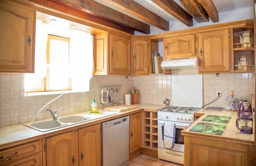 Noyant-Villages Cottage | Cottage with shared heated pool at Le Haut Gué in the Loire Valley