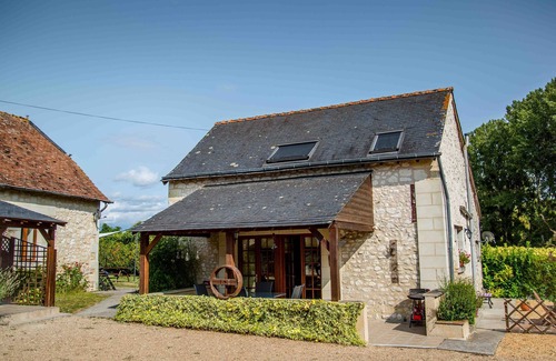 Noyant-Villages Cottage | Cottage with shared heated pool at Le Haut Gué in the Loire Valley