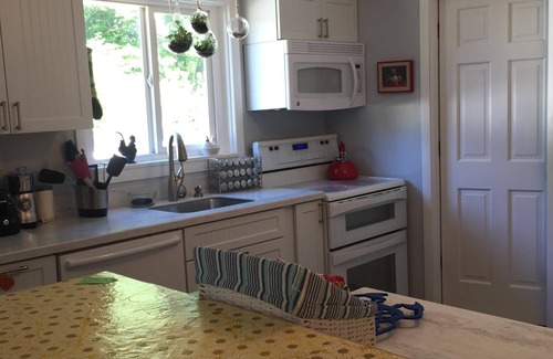 New Buffalo House | Cottage With Studio Steps From Downtown New Buffalo And Beach