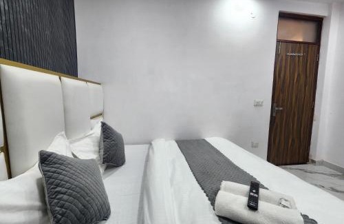Paharganj Hotel | Cottage Yes Sir Dx