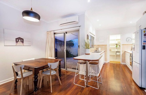 Cottesloe House | Cottesloe Artist’s Retreat - Executive Escapes