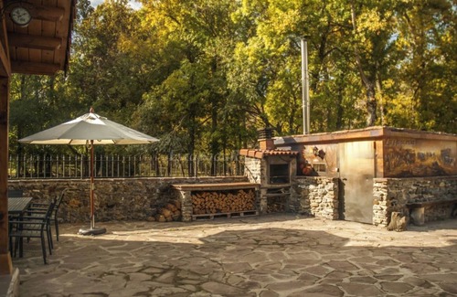 San Martin de los Herreros House | Country House 'La Reserva' with Mountain View, Private Garden and Wi-Fi