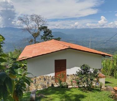 Tamesis House | Country cabin with panoramic view among clouds - cabaña refugio entre nubes