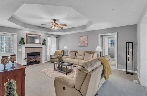 Pleasant View House | Country Chic-20 Min to Nash, Sleep 9