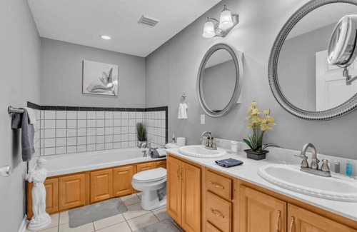 Pleasant View House | Country Chic-20 Min to Nash, Sleep 9