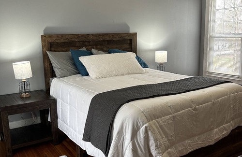 Hatfield Other | Country Comfort and Views - 10 minutes from restaurants.