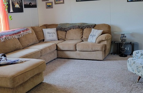 Deadwood House | Country Comfort! Cozy 4-bedroom mobile home in quiet Saint Onge with WiFi, AC!