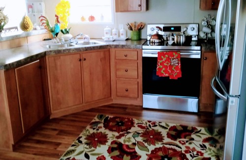 North Weeki Wachee Cottage | Country cottage close to all Weeki Wachi activities