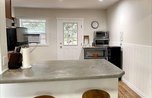 Billings Cottage | Country Cottage with a View