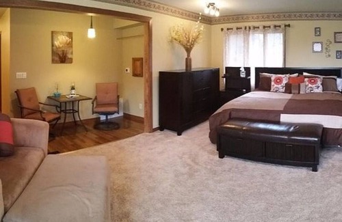 Juneau Apartment | Country Escape in Juneau Wisconsin