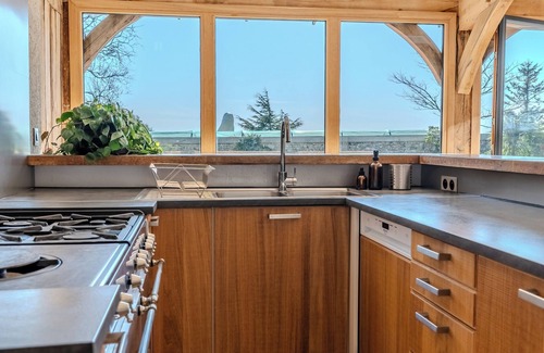 Gressey House | Country gite, ideal for families, 1h from Paris, sleeps 13