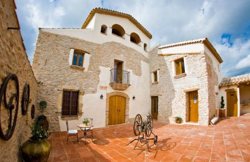 La Bisbal del Penedes Villa | Country House 'Mas Llagostera' with Private Pool, Wi-Fi and Air Conditioning