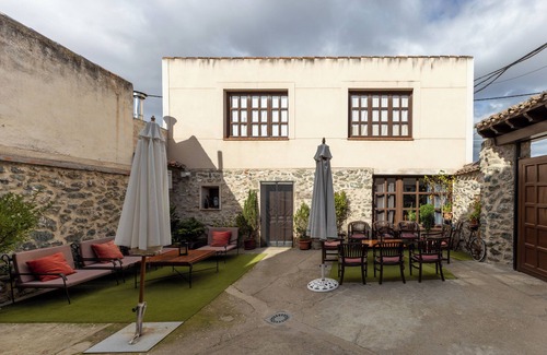 Villamanrique de Tajo House | Country House 'Hacienda El Cencerro' with Private Pool, Wi-Fi and Air Conditioning