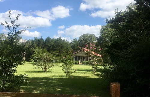 Caldwell House | Country Haven! Twenty Five minutes from Kyle Field Bryan College Station.