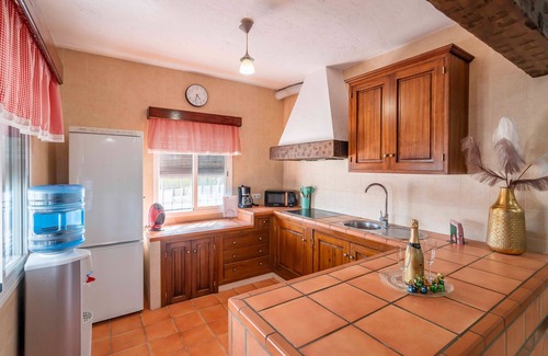 Marchena House | Country House 'Buhaira' with Private Pool, Wi-Fi and Air Conditioning