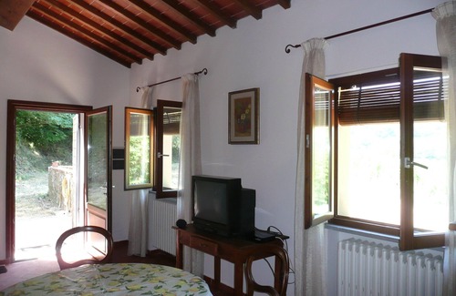 Serravalle Pistoiese House | country house- oratory- with private garden