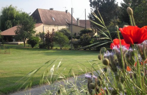 Cause-de-Clerans House | country holiday home - CAUSE DE CLERANSHouse with garden