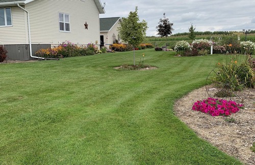 Pickett House | Country home 10 miles from EAA! Easy access to EAA grounds. Avoid I-41 traffic!