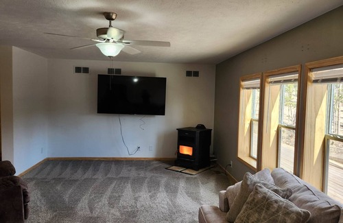 Custer House | Country home 10 minutes from the town of Custer.
