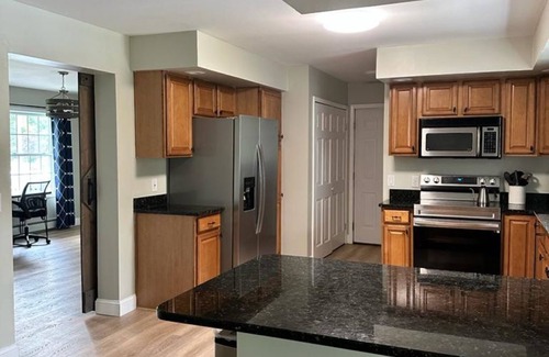 Town of Clermont House | Country Home w/4bdrms (king) & sizable pool in Hudson Valley