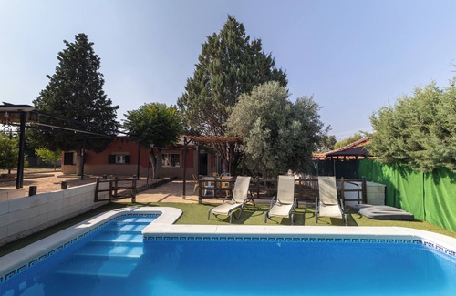 Fuentiduena de Tajo House | Country House 'Casa Fina' with Private Pool, Shared Terrace and Wi-Fi