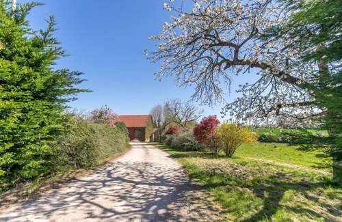 Chauvigny-du-Perche House | Country house - large garden/terrace. Pets allowed